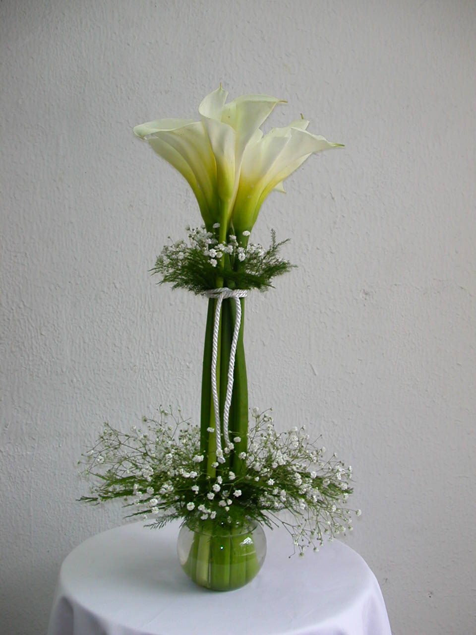 Florero de Alcatraz en base de vidrio #83 - Envia Flores y Regalos en